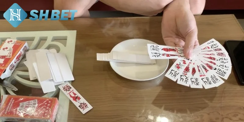 Hướng dẫn chi tiết cách chơi bài Tổ Tôm cho thành viên mới