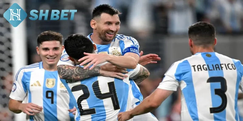 Khái quát một vài thông tin về đội hình mạnh nhất năm